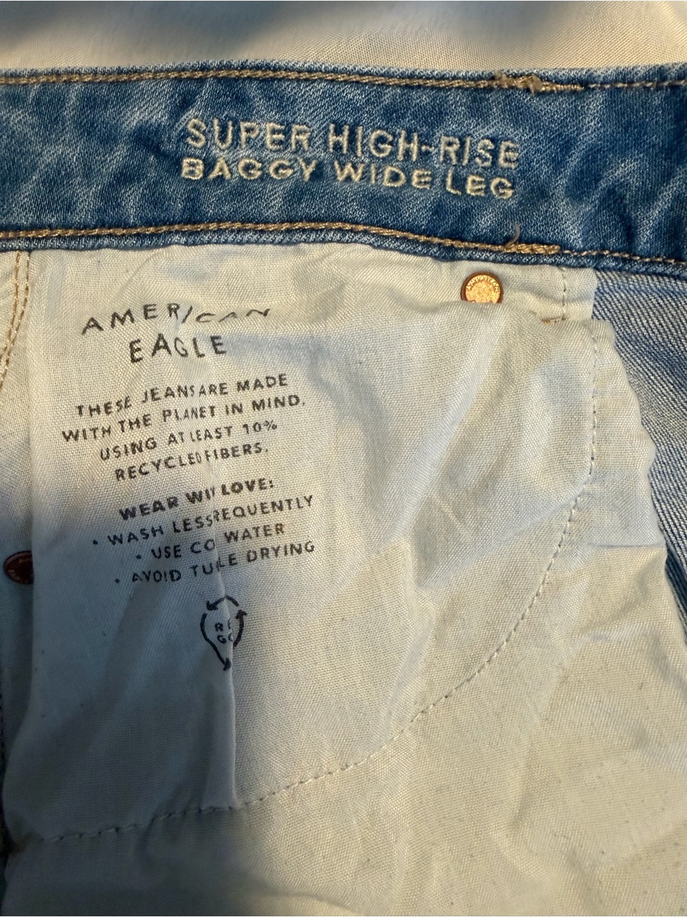 American Eagle Super High-Rise Baggy Wide Leg Jeans Size 10 / 30 Medium Wash - Picture 4 of 11